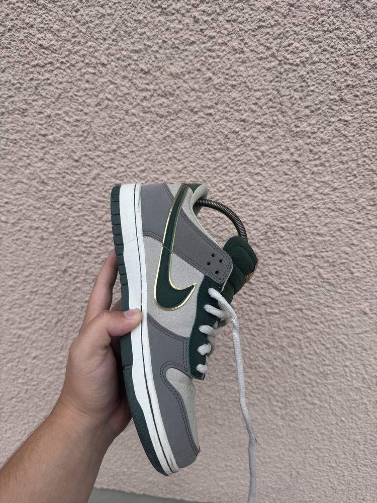 Nike dank low.