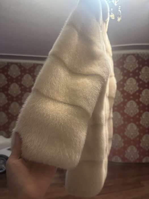 Продам натуральну норкову шубу