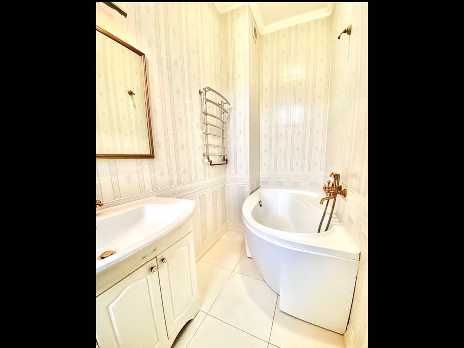 Оренда 3-кімнатної квартири 92 кв. м по вул. Вишенського у Львові