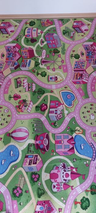 Dywan, wykładzina miasteczko wymiary 4,5 na 1,5 m.