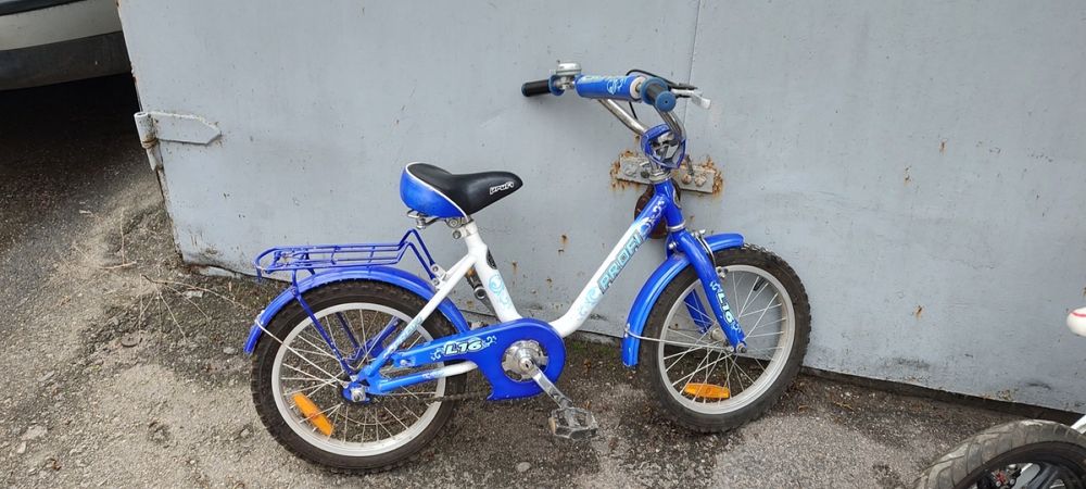 Продам детский велосипед 16 дюймов колеса.