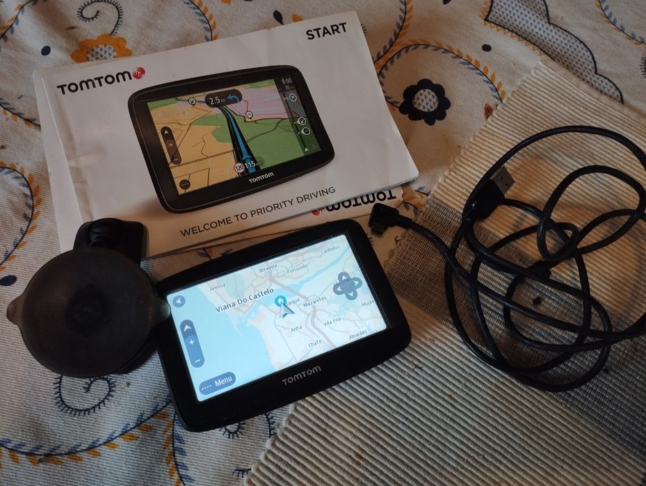 Tom tom gps com Cabo e suporte