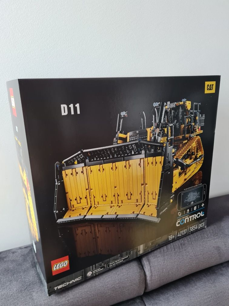 42131 LEGO TECHNIC Sterowany przez aplikację buldożer Cat D11