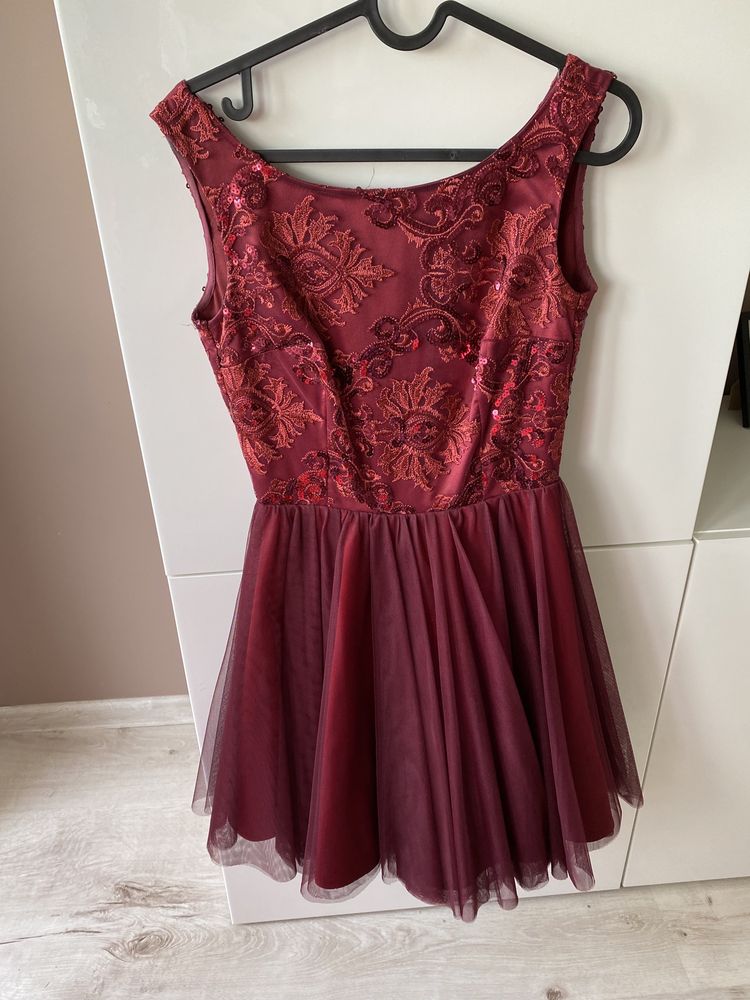 Elegancka sukienka bordowa Burgundowie rozkloszowana XS