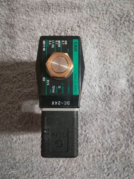 Elektrozawór CKD ADK11-8G,24V DC ,1/4"