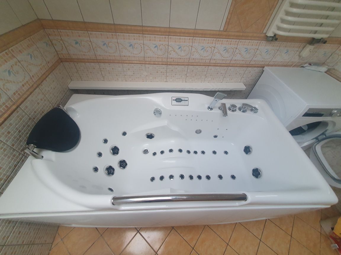 Wanna z hydromasażem