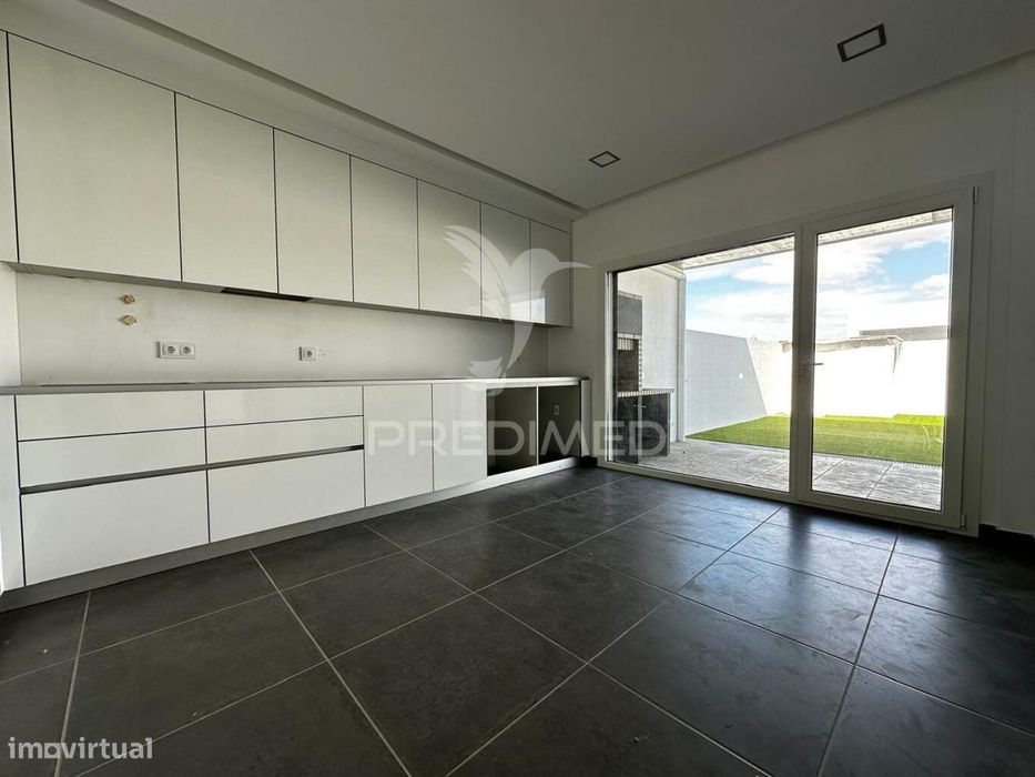 Moradia de Luxo V3 com Piscina Elvas