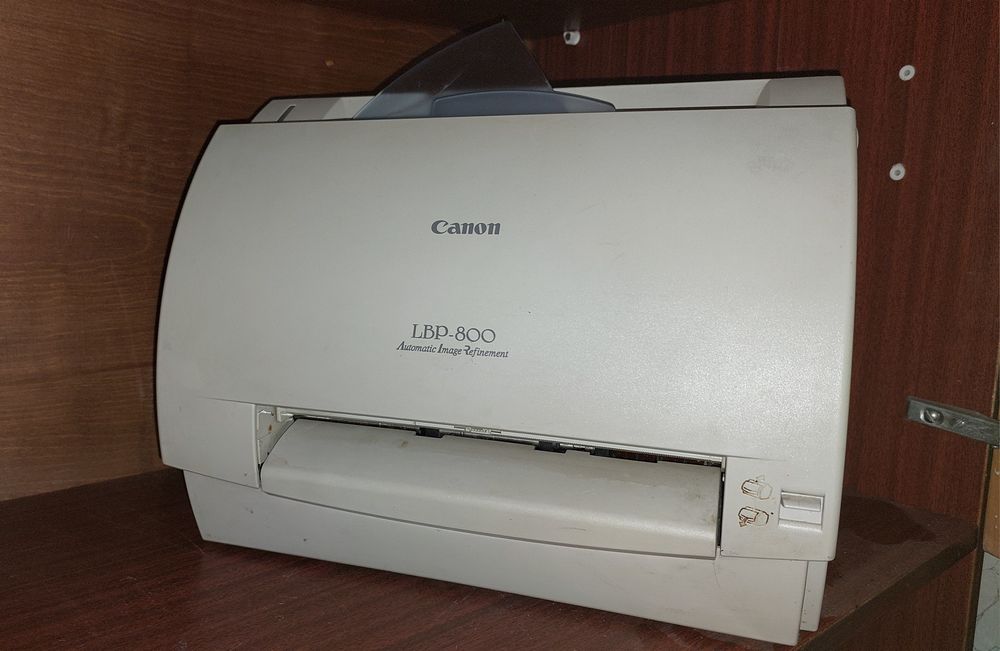 Продам принтер cenon lbp 800 на запчастини
