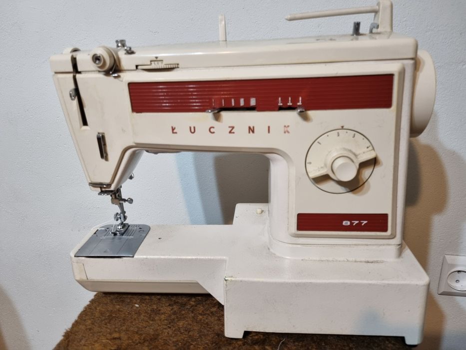 Maszyna do szycia Łucznik 877