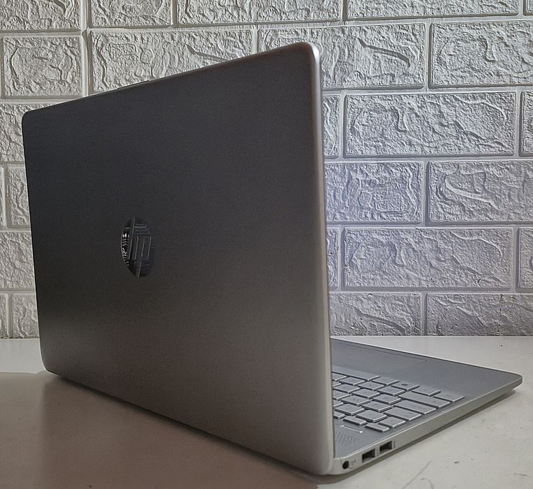 HP 15S 11ª Ger/ 8GB RAM/ SSD muito bom