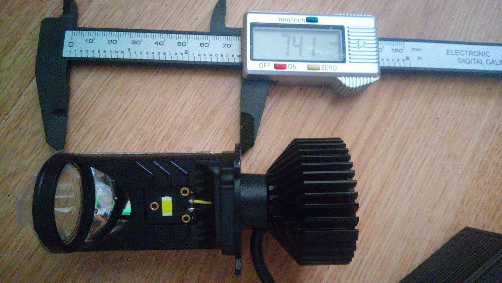 Led лампы H4 в авто линзованные ближний дальний