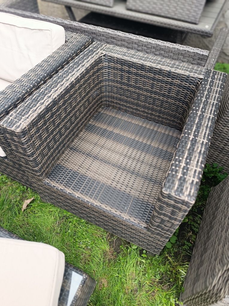 Zestaw mebli ogrodowych rattanowych  sofa dwa fotele i stolik