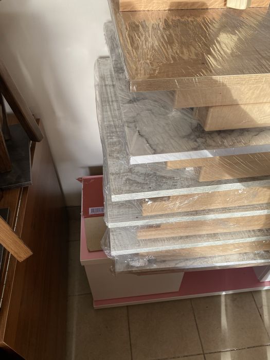 Стіл кухонний