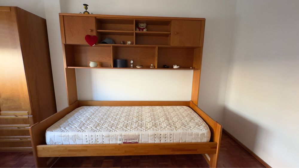 Estúdio + cama + colchão + Secretária