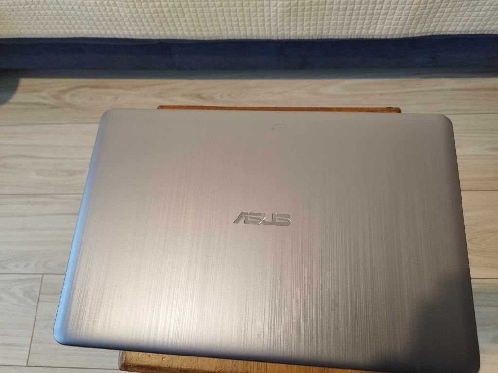 Laptop Asus 15.6