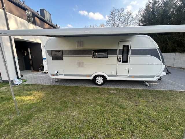 Wynajem Przyczepy Kempingowej HOBBY 545 KMF 2+2 KOMFORT