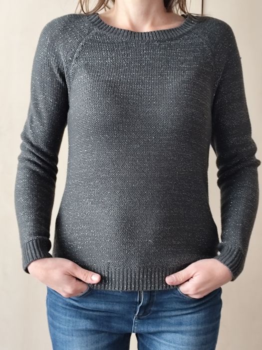 Sweter ze srebrną nitką Orsay S