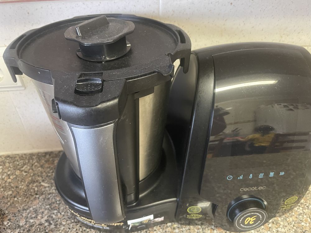Cecotec Mambo 9590