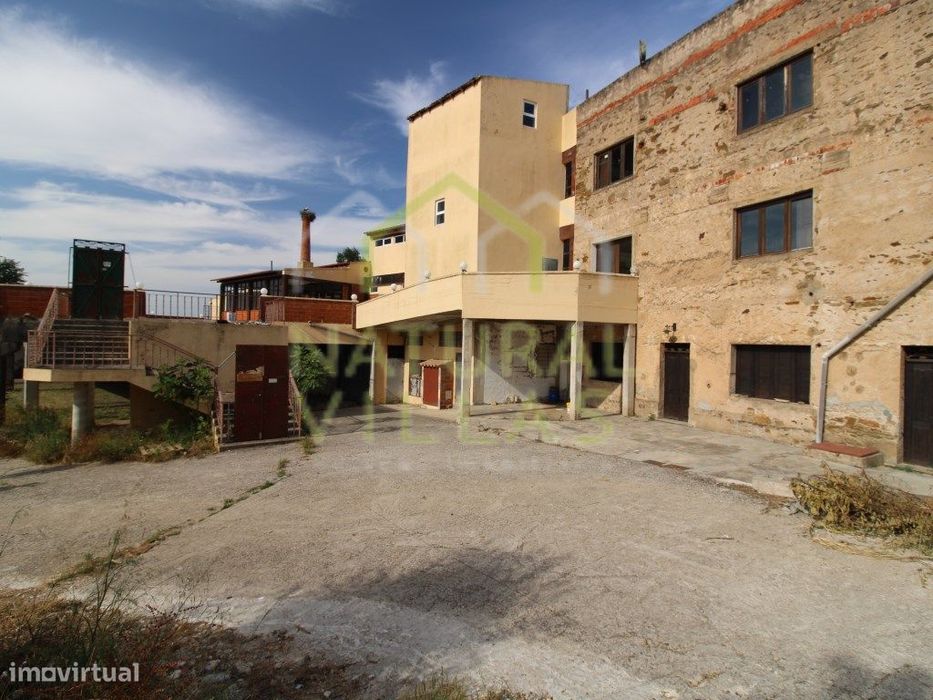 Prédio de Enorme Potencial com Vista Panorâmica, Silves