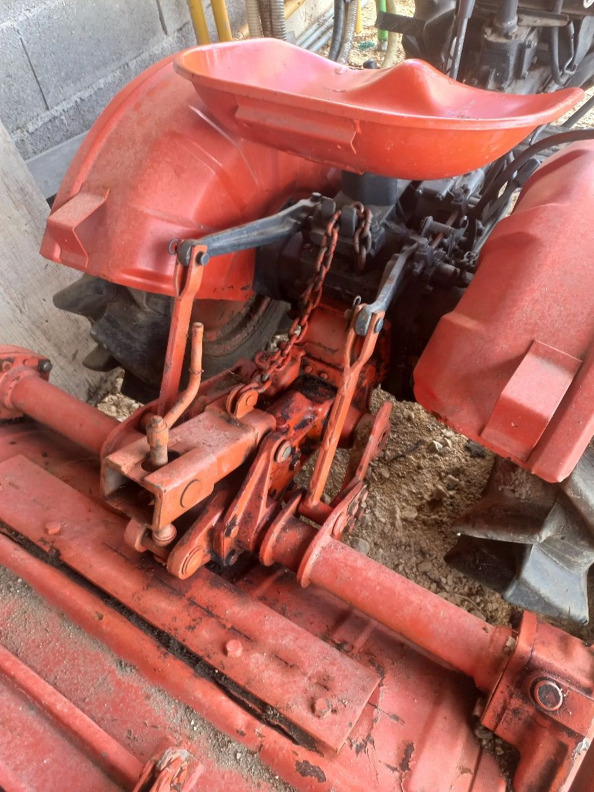 Trator Kubota B6000