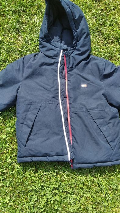 Granatowa puchowa kurtka z kapturem Tommy Hilfiger 122