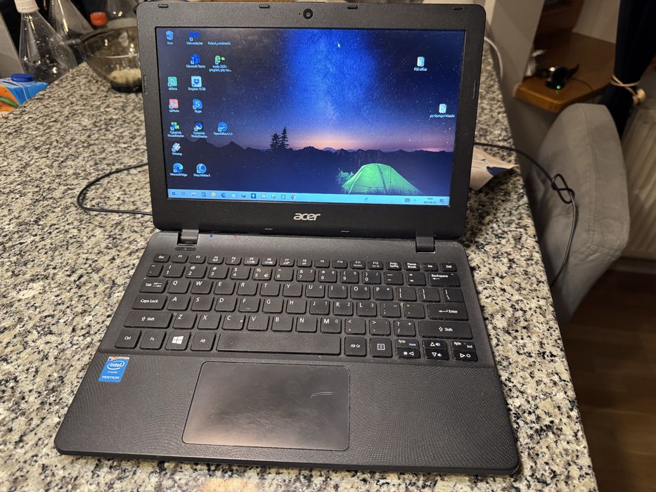 Laptop Acer Aspire ES11