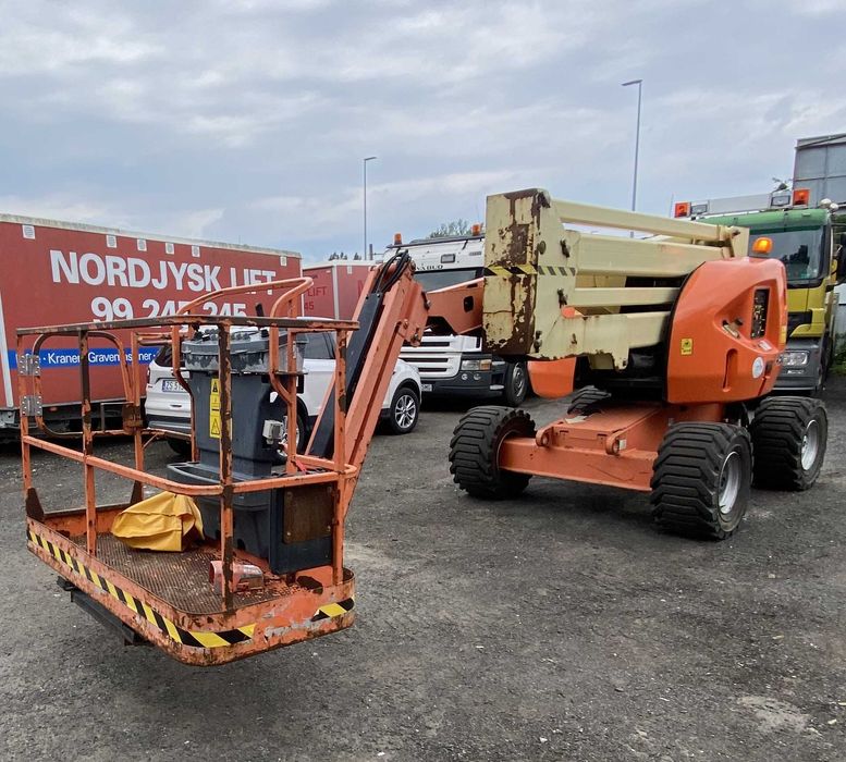 Podnośnik koszowy przegubowo teleskopowy zwyżka JLG 450AJ / 16M /2012r
