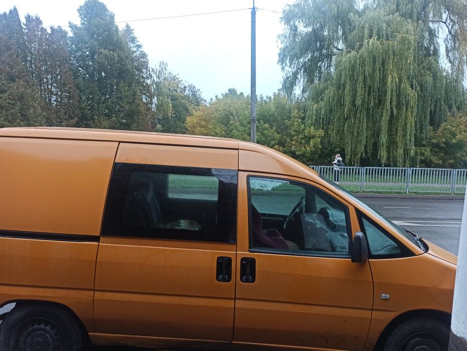 Пежо експерт 2003 року