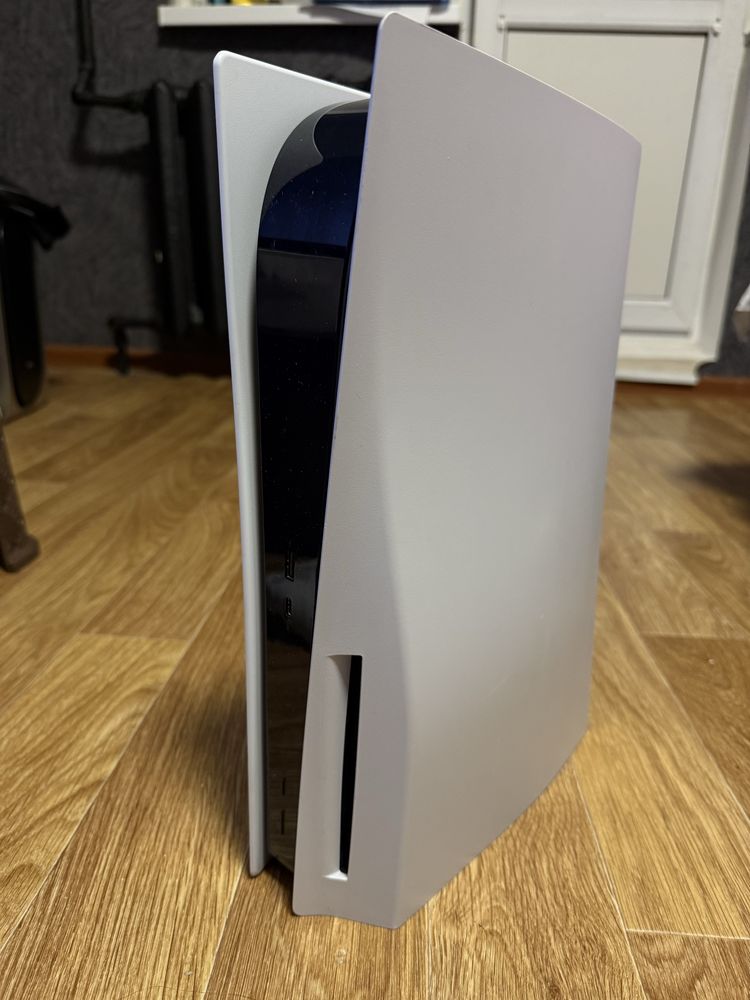 PS 5 продам + 2 джойстика
