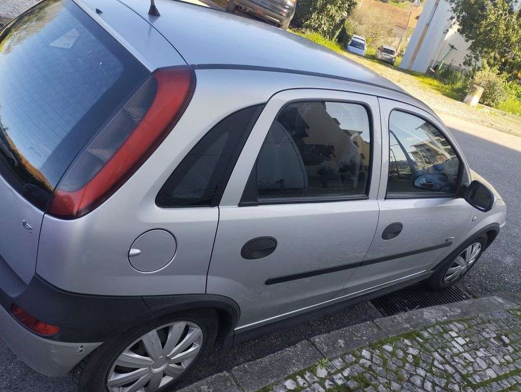 Opel Corsa C, econômico