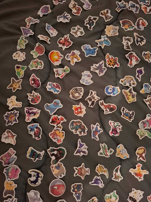 200 autocolantes Pokémon