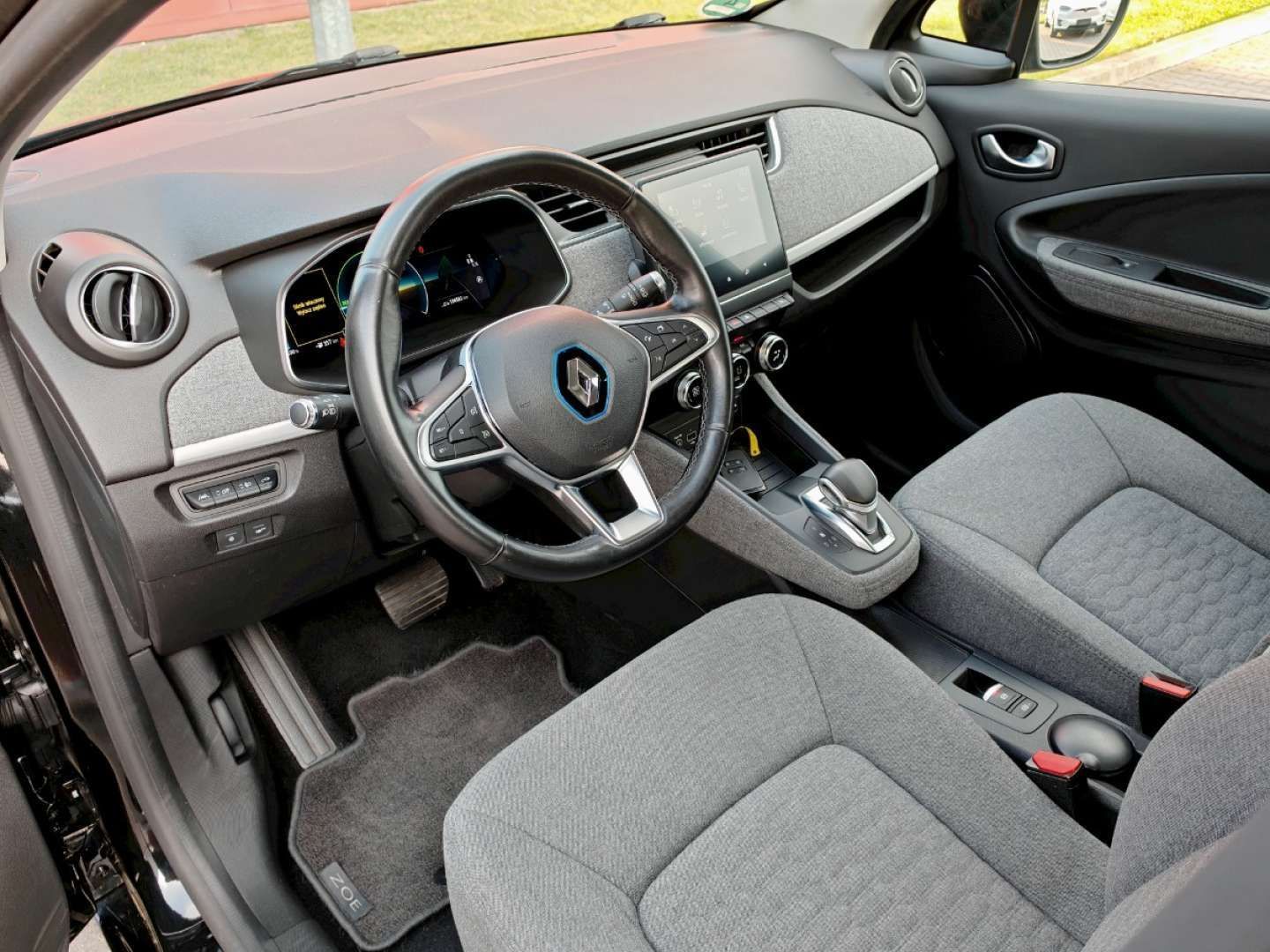 Renault Zoe bezwypadkowy, I właściciel, bateria na własność z gwarancją, z Niemiec