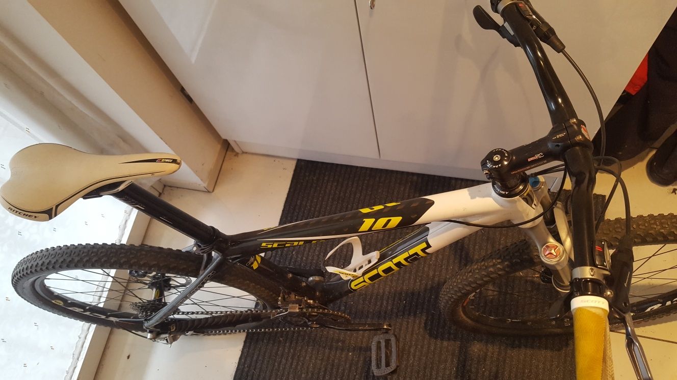 Scott scale 10 carbon roz m