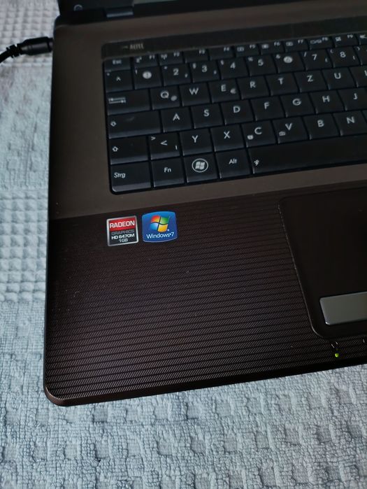 ASUS X73B Ноутбук