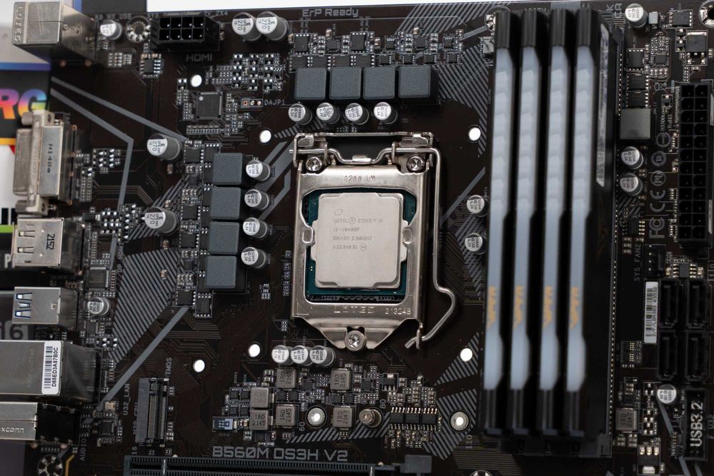 i5-10400F + 32 GB DDR4 + Gigabyte B560M DS3H V2 + Wi-Fi/Bluetooth