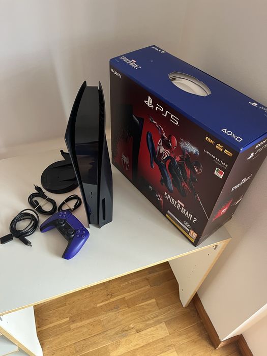PlayStation 5 personalizada do Homem-Aranha, com preço negociável!