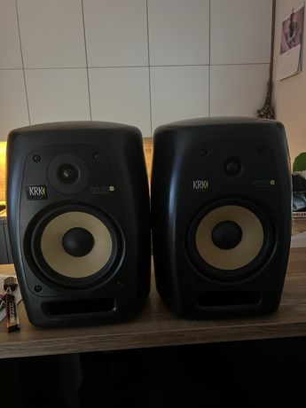 KRK VXT 8 + Scaelett 2i2