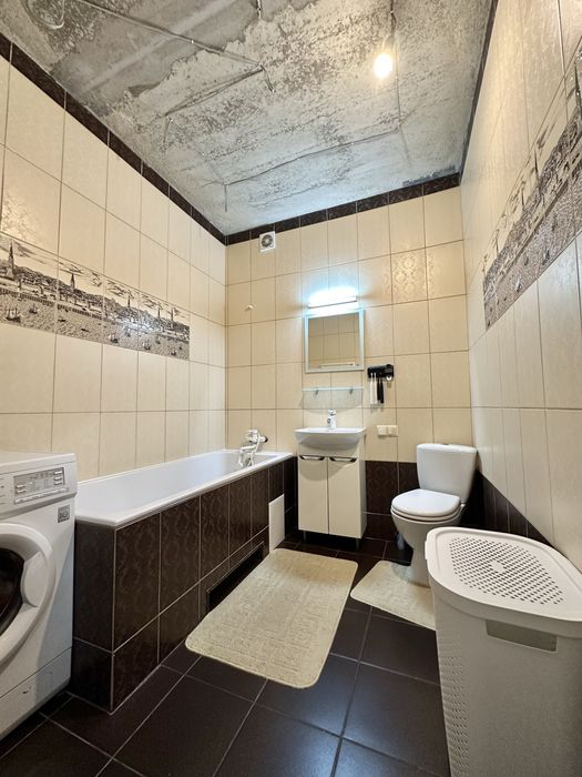 Квартира 2-кімн.у Луцьку з власним паркомісцем