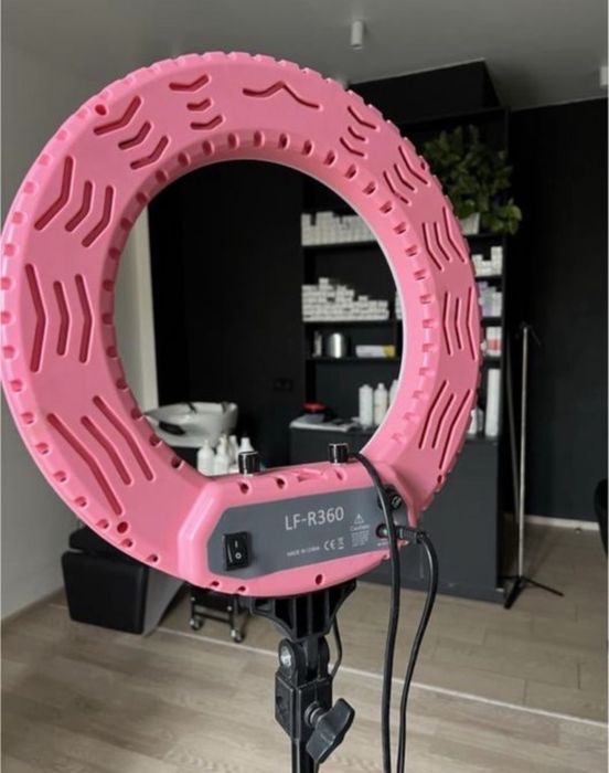 Кільцева лампа стан гарний