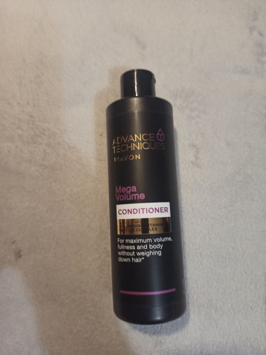 Avon - Odżywka dodająca objętości MEGA VOLUME 250 ml