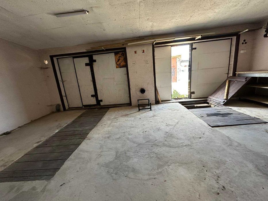 Довгострокова оренда гаража по вул. Степана Бандери