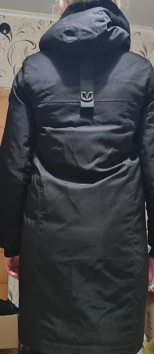 Продам куртки зимові.Обидві майже нові,одягалися пару разів,