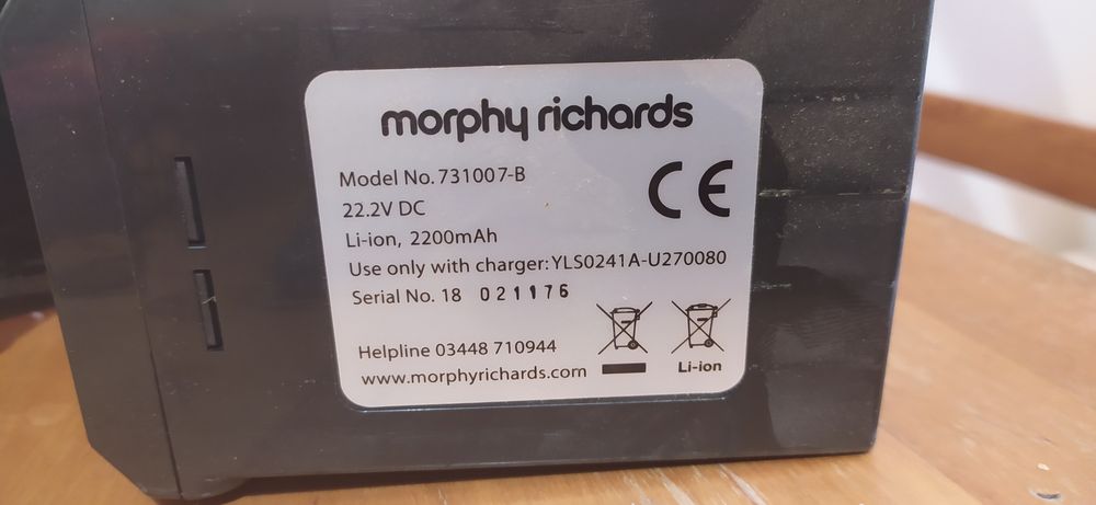 Odkurzacz bezprzewodowy Morphy Richards Cordless SuperVAC zestaw