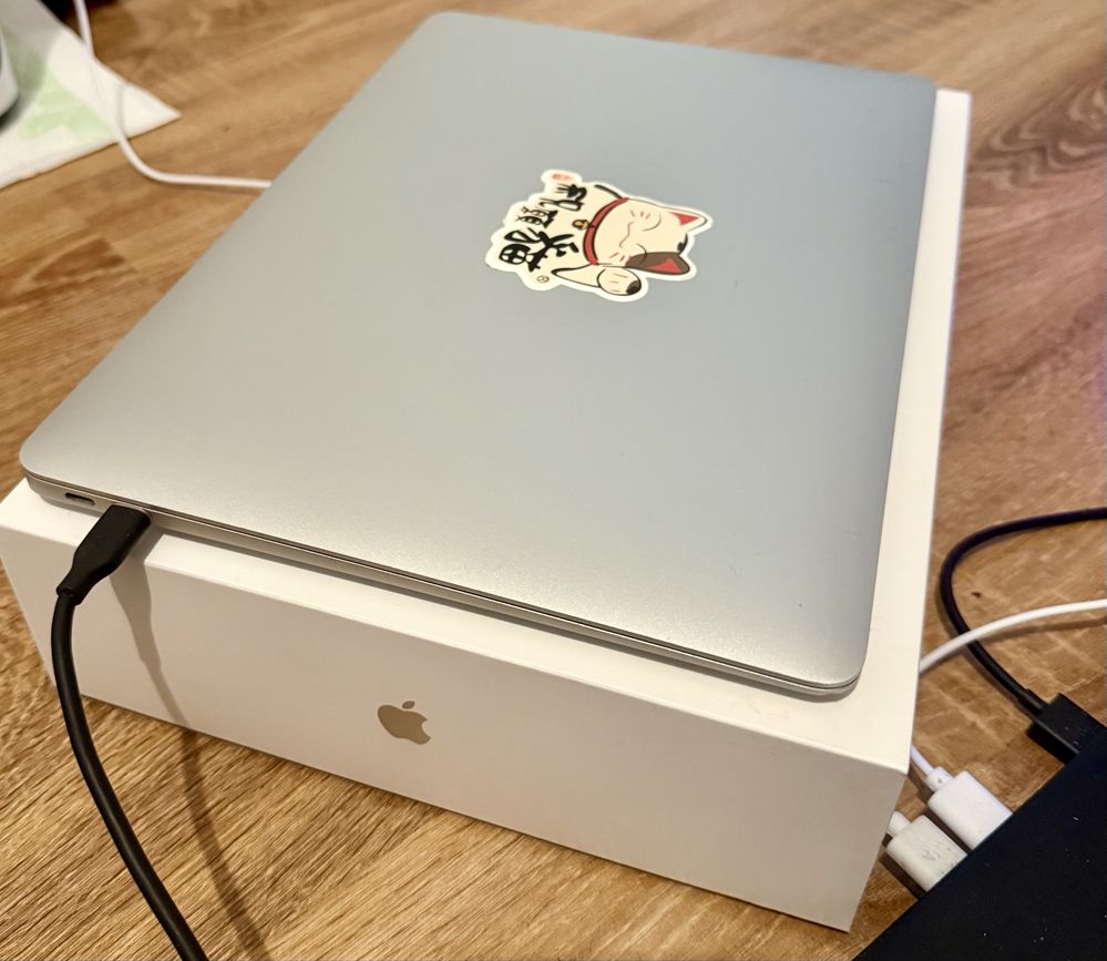 MacBook Air Retina 13, 1.6 GHz/8 GB/128 GB