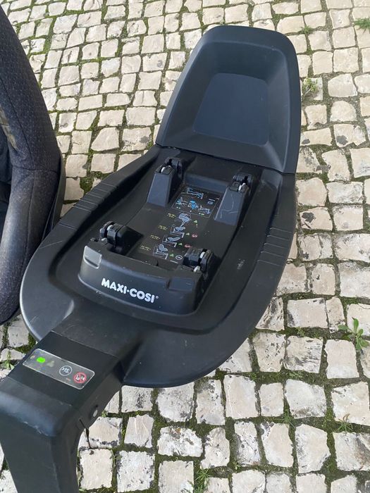 Conjunto Maxi Cosi - Base Family Iso Fix + Ovo Pebble i-size