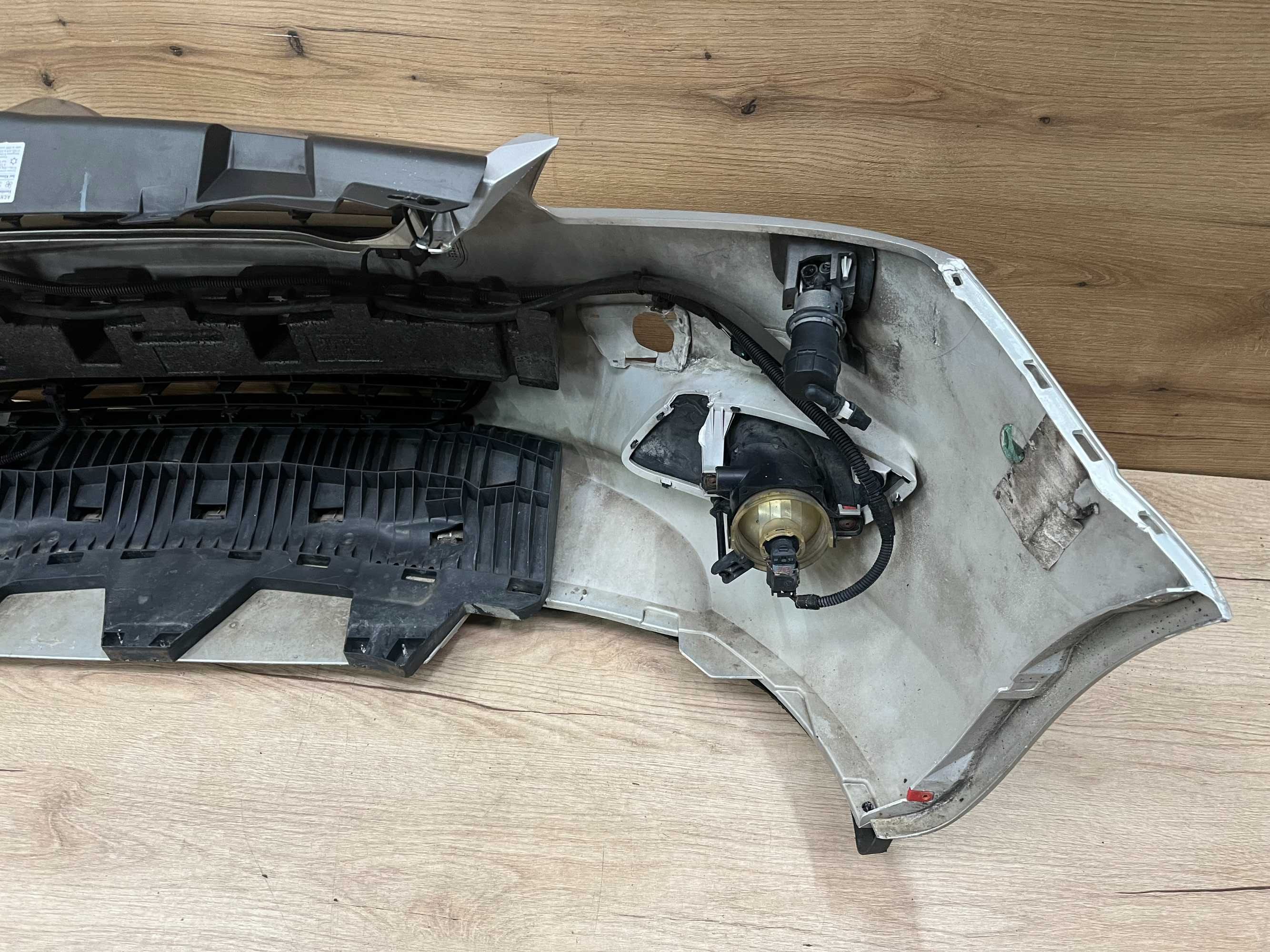 Zderzak przedni Opel Zafira B Lift 4x pdc spryski kolor z157
