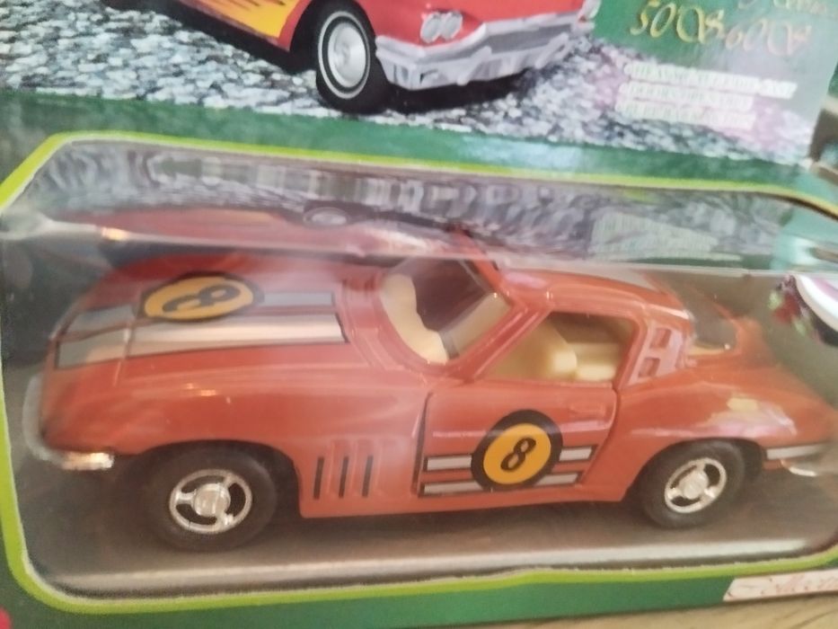 Chevrolet Corvette vermelho nº8 diecast 1:43