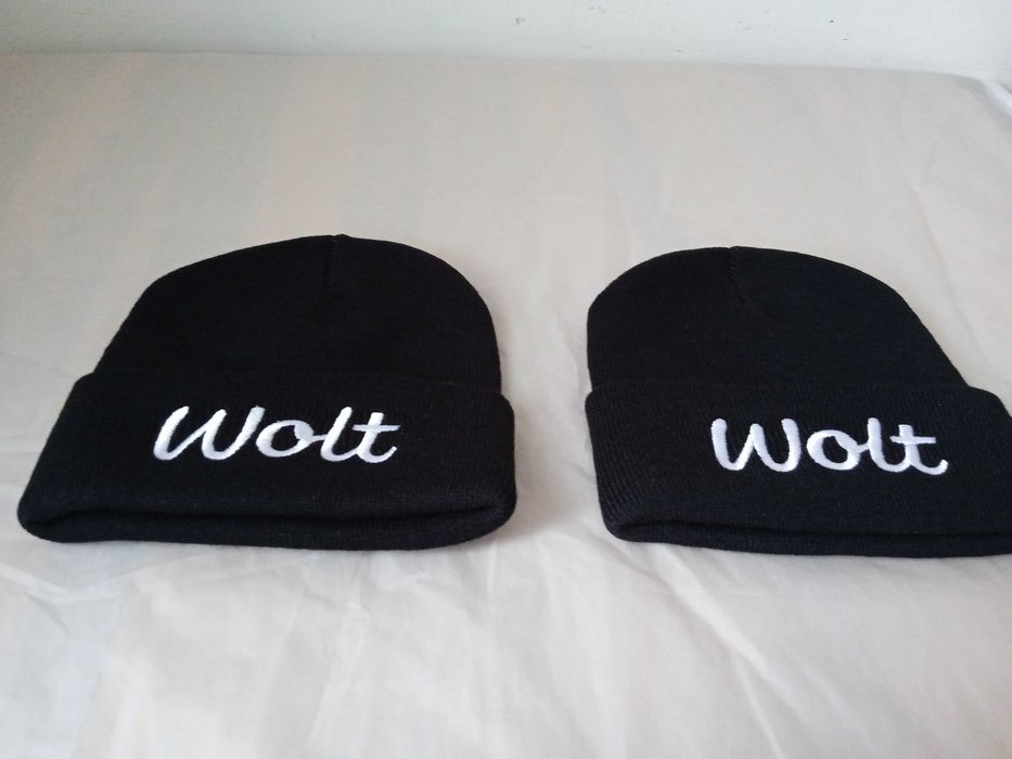 zestaw dwóch czapek męskich firma Wolt