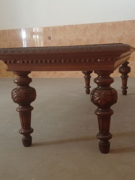 Великий, майже три метри,розкішний, дубовий стіл ручної роботи