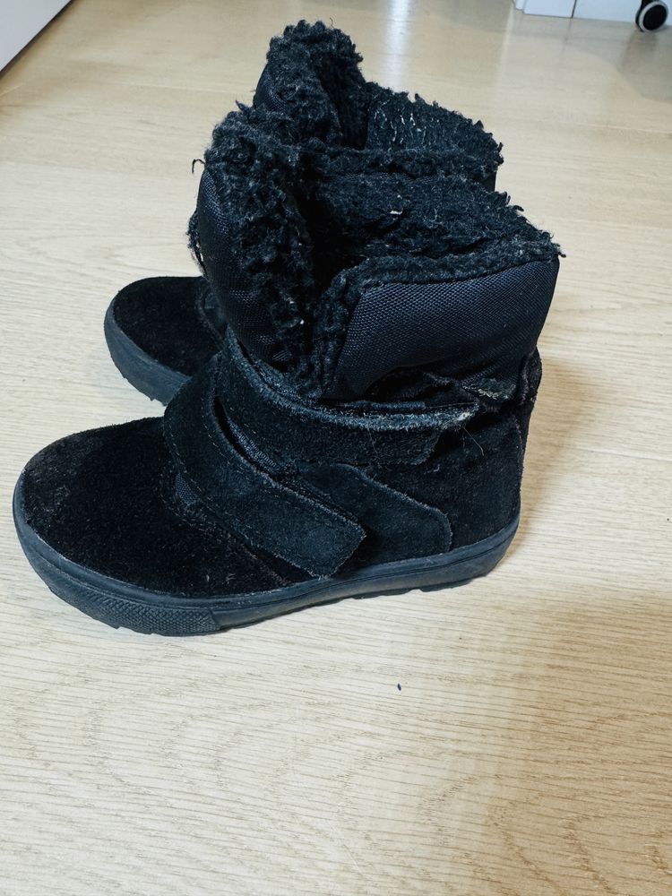 Buty dziecięce mrugała 24